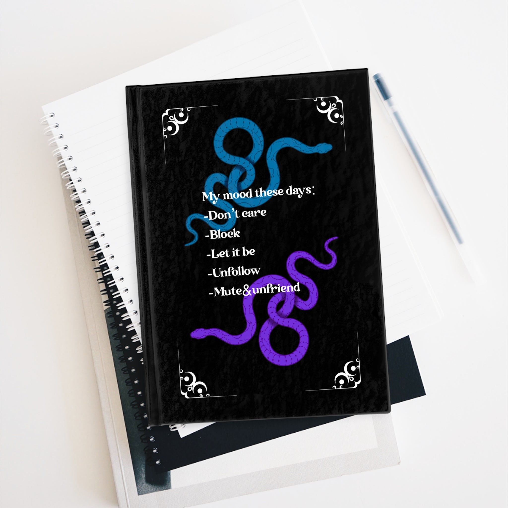 Schlangen Mood Hardcover Journal – Blaue & Violette Reflexionen